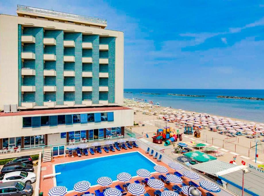 Hotel Majestic ベラーリア・イジェア・マリーナ エクステリア 写真