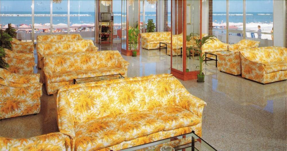 Hotel Majestic ベラーリア・イジェア・マリーナ エクステリア 写真