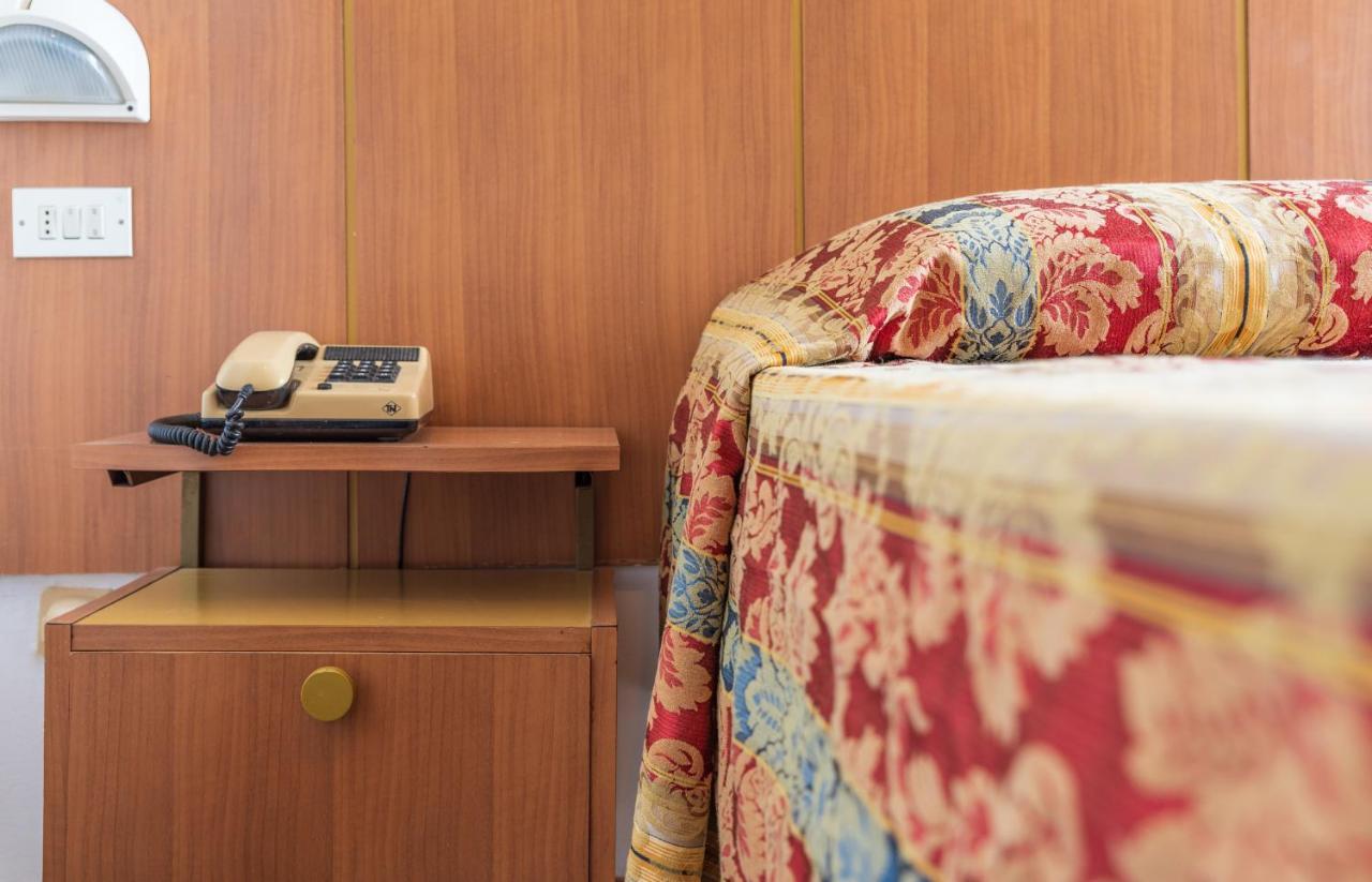 Hotel Majestic ベラーリア・イジェア・マリーナ エクステリア 写真