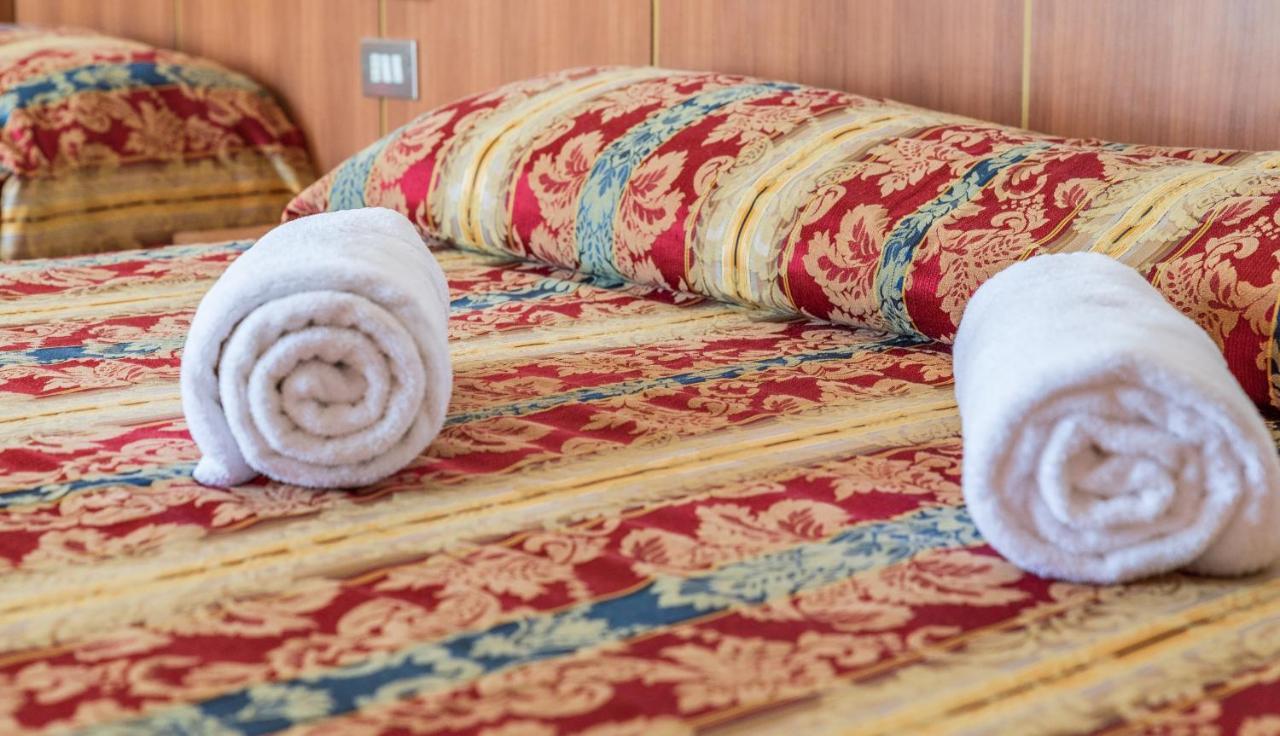Hotel Majestic ベラーリア・イジェア・マリーナ エクステリア 写真
