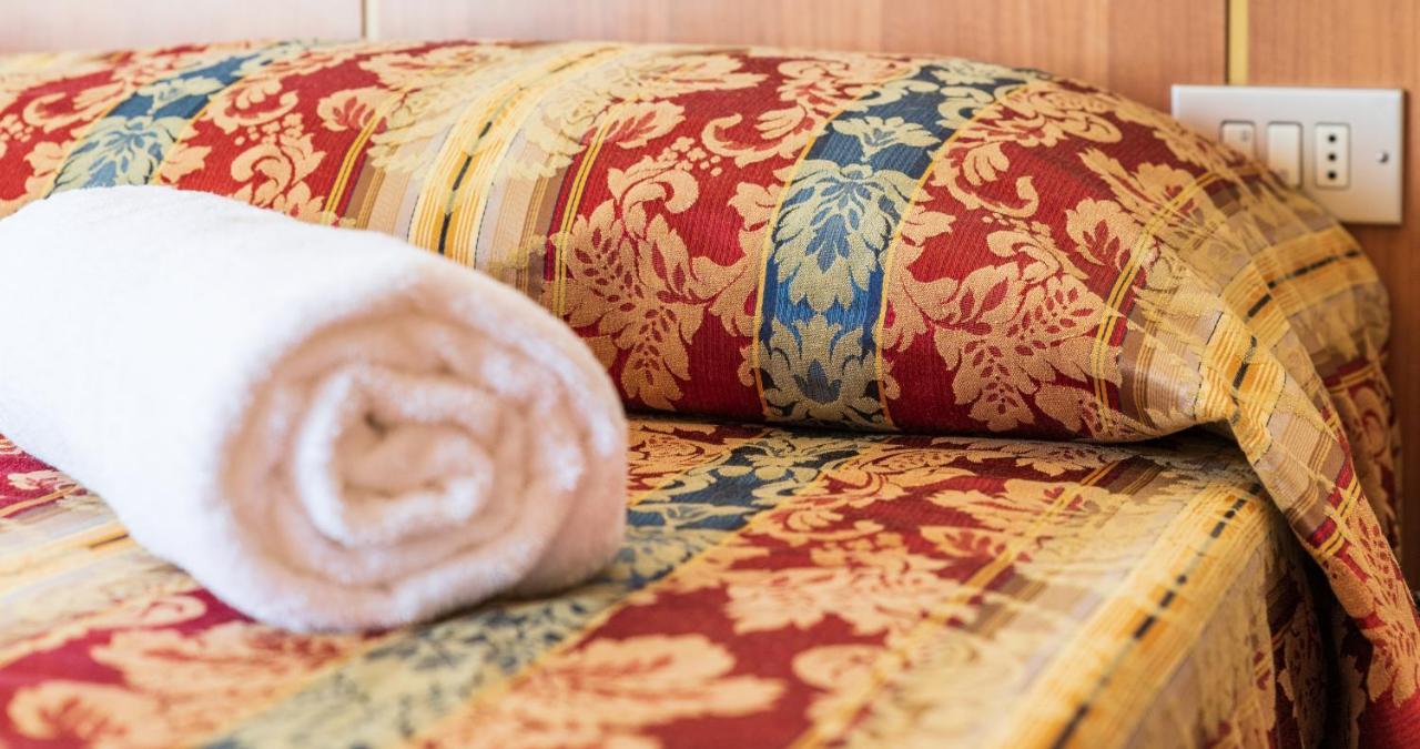 Hotel Majestic ベラーリア・イジェア・マリーナ エクステリア 写真